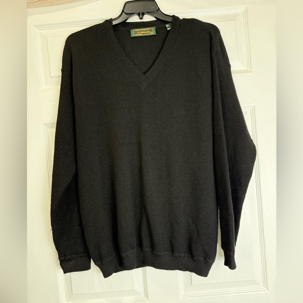 Peru Unlimited Classic Black V-Neck Sweater for Men size XLgr